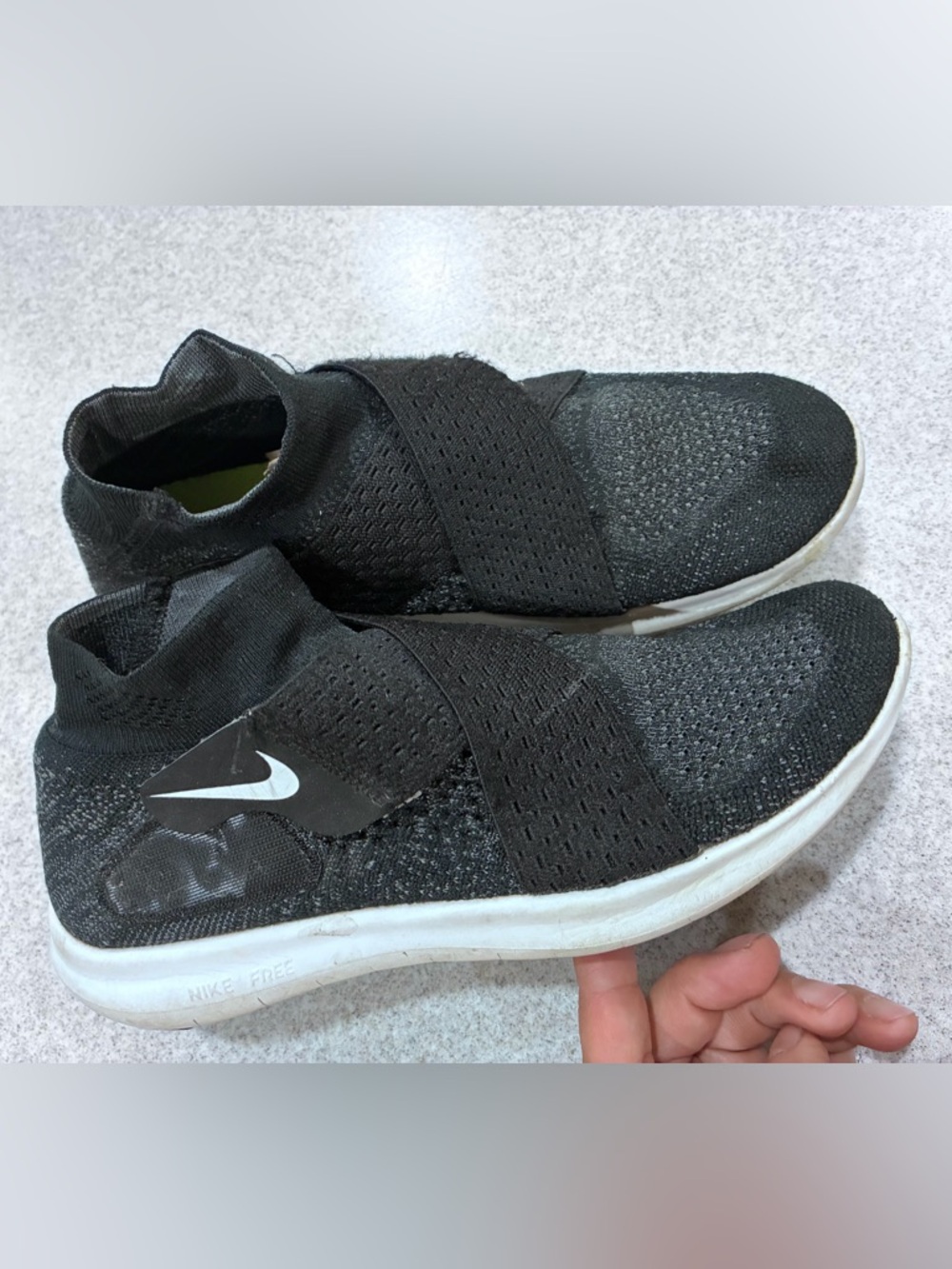 Nike Free RN Motion Flyknit 2017 Women's Size 6.5 Running Shoes Black Gray Oreo - Picture 9 of 11